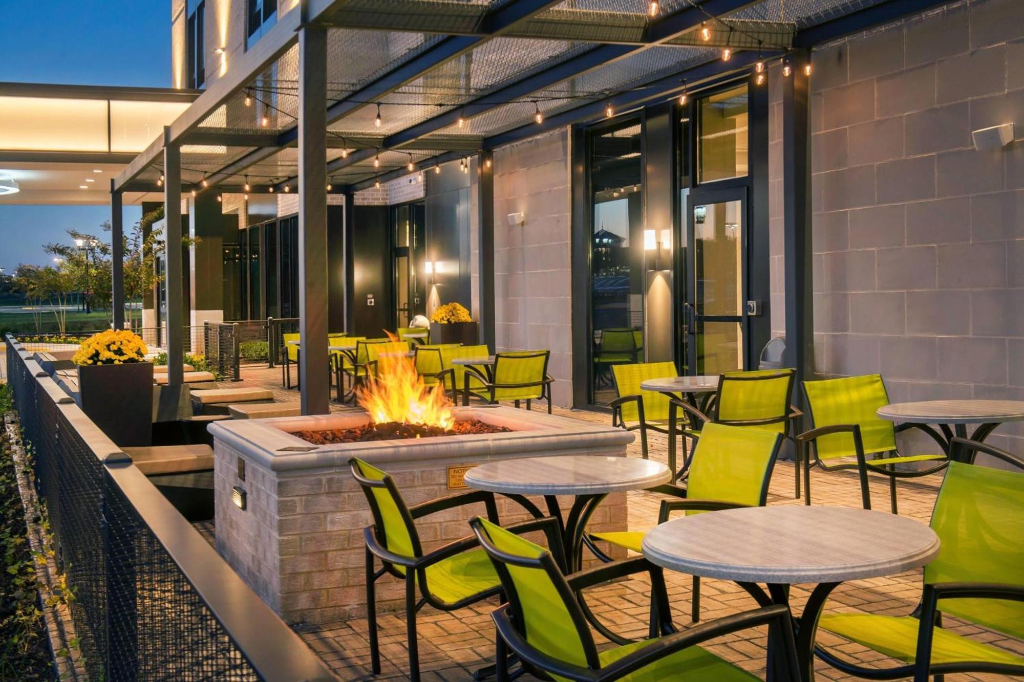 Springhill Suites By Marriott Gainesville Haymarket Экстерьер фото